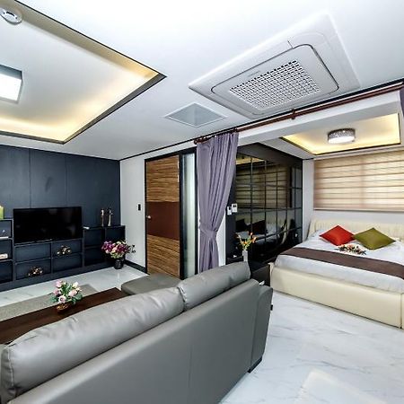Jeju Skyhill Pension Σεογκουίπο Εξωτερικό φωτογραφία