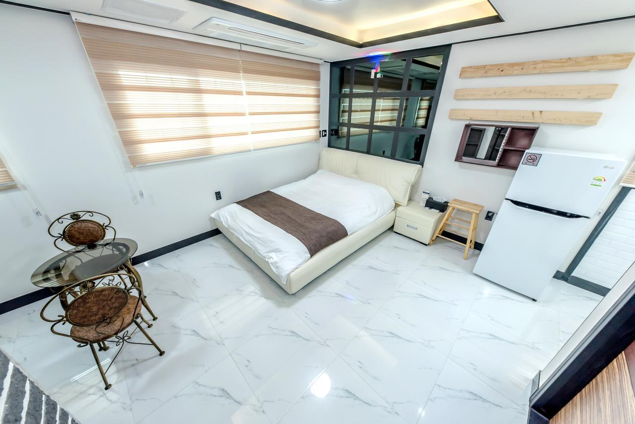 Jeju Skyhill Pension Σεογκουίπο Εξωτερικό φωτογραφία
